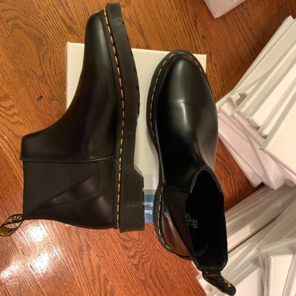 Dr. Martens Shoes - Dr. Marten BIANCA Smooth Chelsea Women’s Size 8 or Mens 7